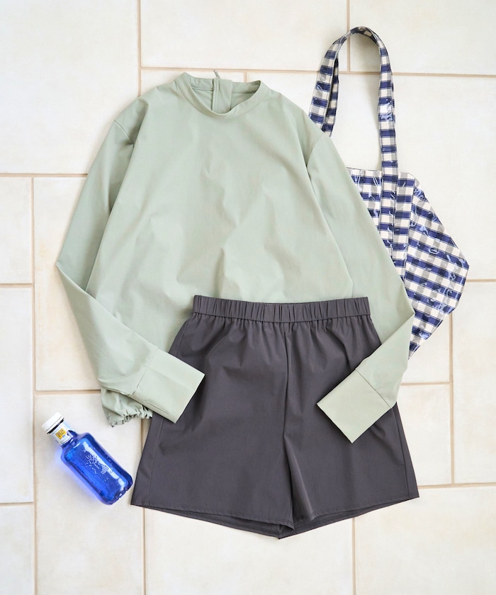 グリーン：ライトグリーン×チャコール