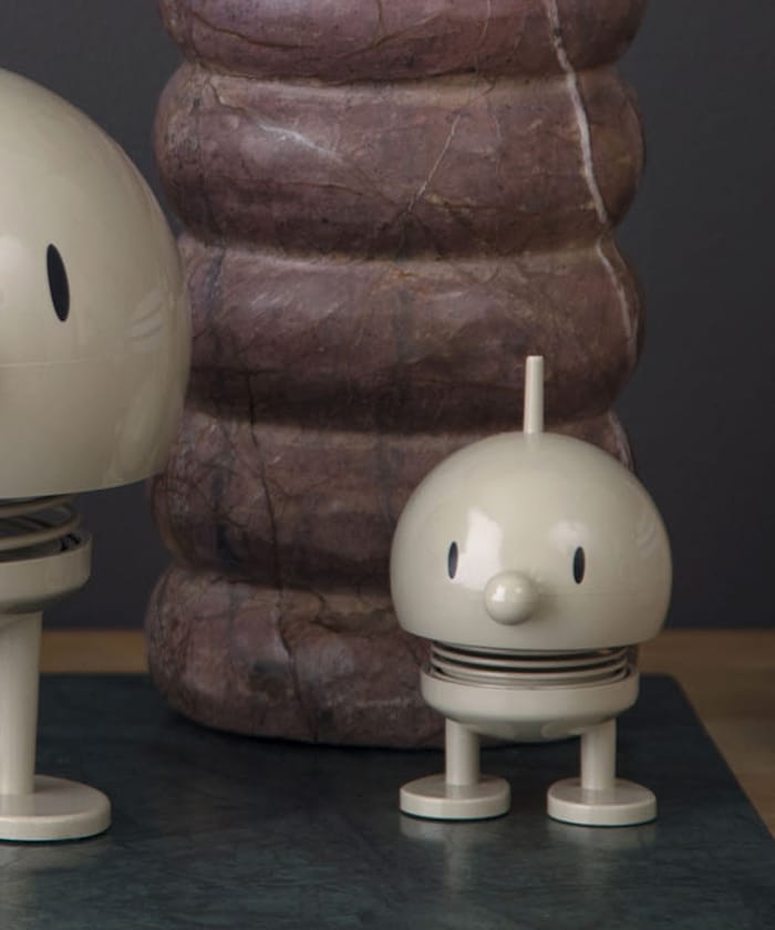 ベージュ：LATTE