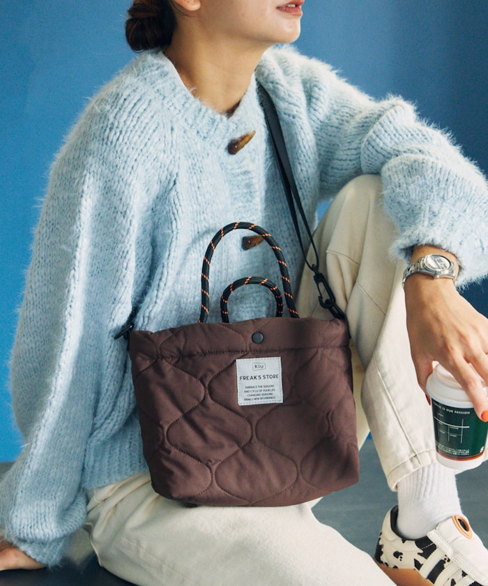 ブラウン：BROWN