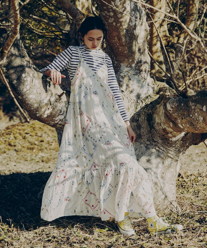 フラワーハンカチ刺繍キャミドレス