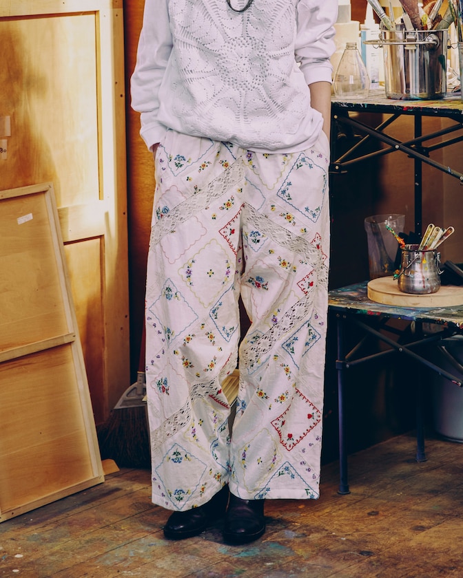 フラワーハンカチ刺繍パンツ