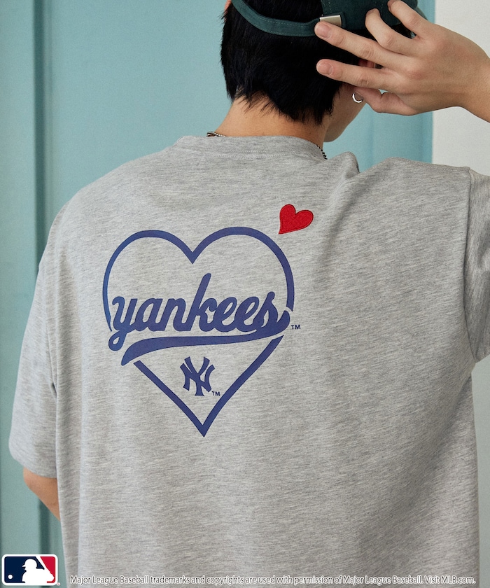 別注MLB バックプリント ハート Tシャツ　限定展開