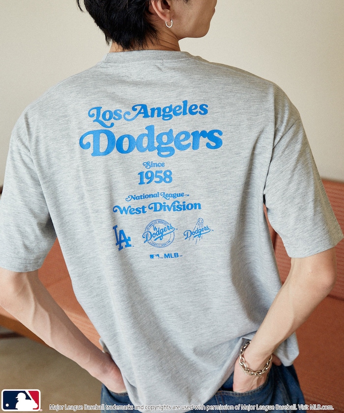 別注MLB タイポグラフィ ロゴTシャツ　限定展開