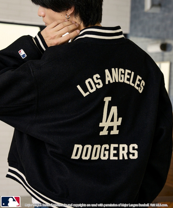 別注 MLB ロゴ スタジャン 限定展開