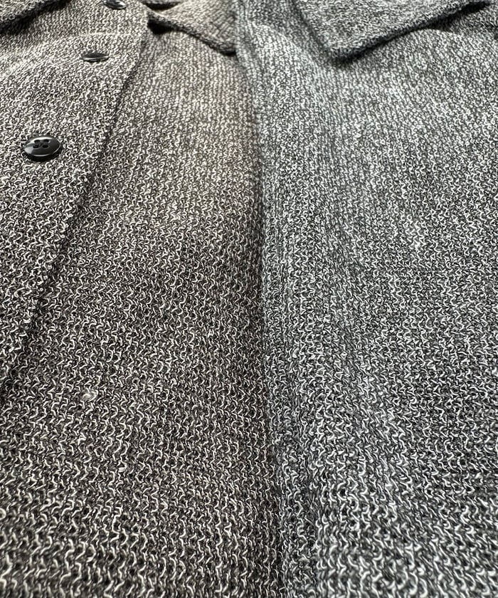 左：ブラウン　右：グレー