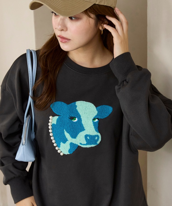 パール付き 牛 相良刺繍 裏起毛 スウェット　限定展開