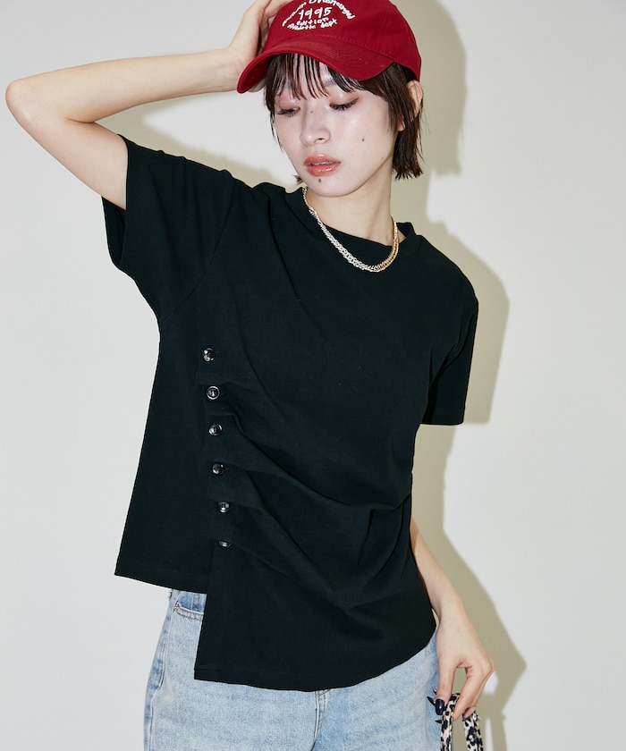 ボタン デザイン Tシャツ　限定展開