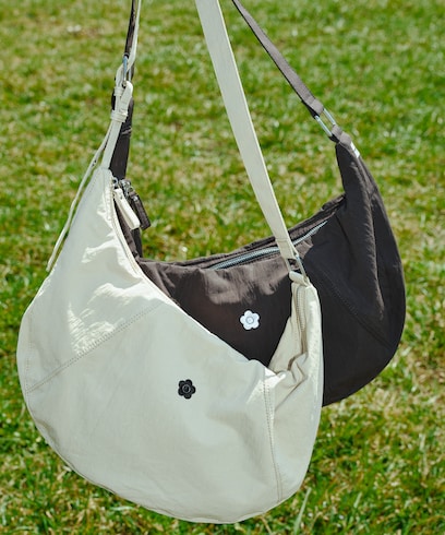 ワンポイント刺繍 ナイロン ショルダーバッグ　限定展開