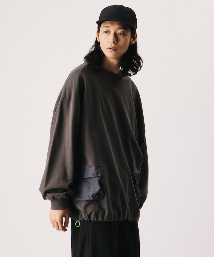 リラックスフィット スピンドル ナイロンポケット切り替え クルーネックスウェット【限定展開】