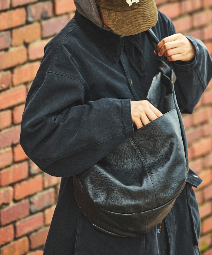 Firsthand レザーバナナビッグショルダーバッグ フリークスストア FREAK'S STORE｜Leather Banana Big Shoulder Bag / レザー