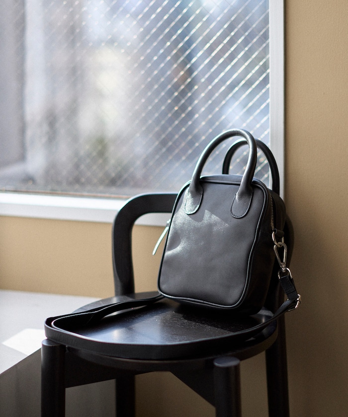 Leather Handle Mini Shoulder Bag / レザー ハンドル ミニショルダー / 牛革 / 撥水レザー
