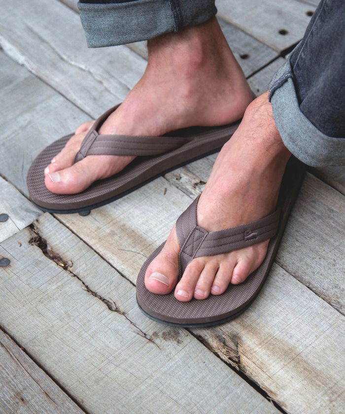 EASY LIVING Flip Flops