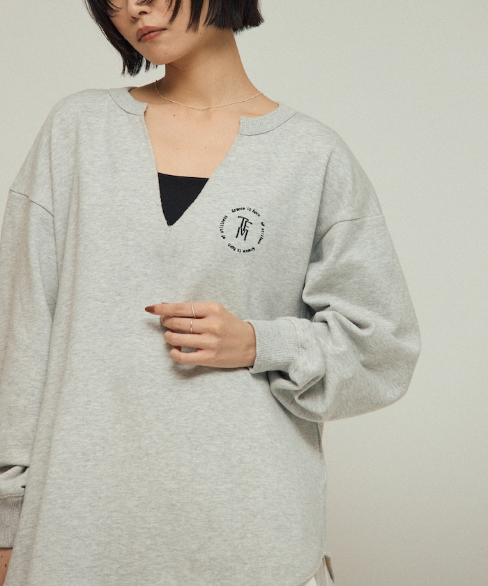 【9月10日12:00発売】オーガニックコットン Vネック 刺繍スウェット / リラックスフィット / 裏毛スウェット