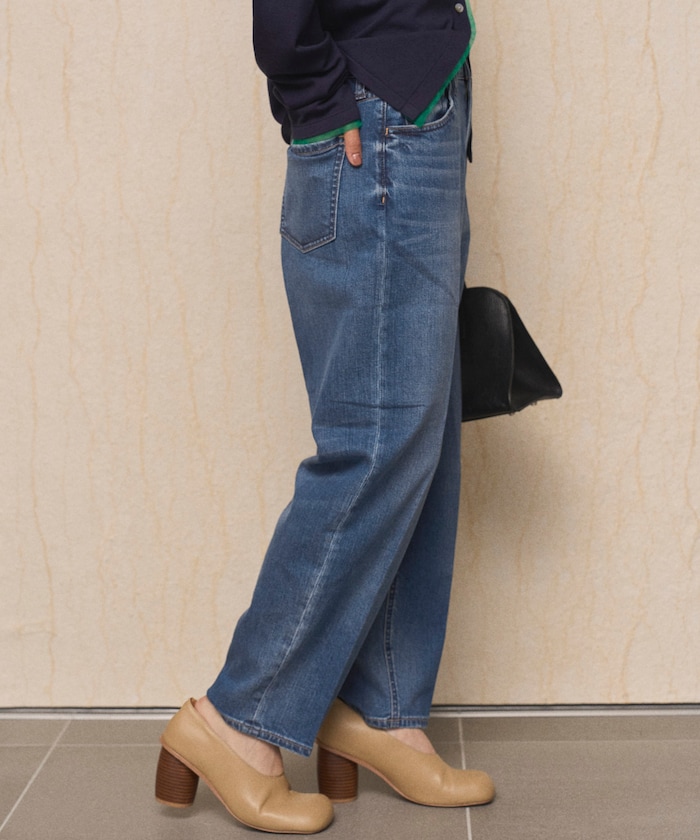 モデル：H161 着用サイズ：24