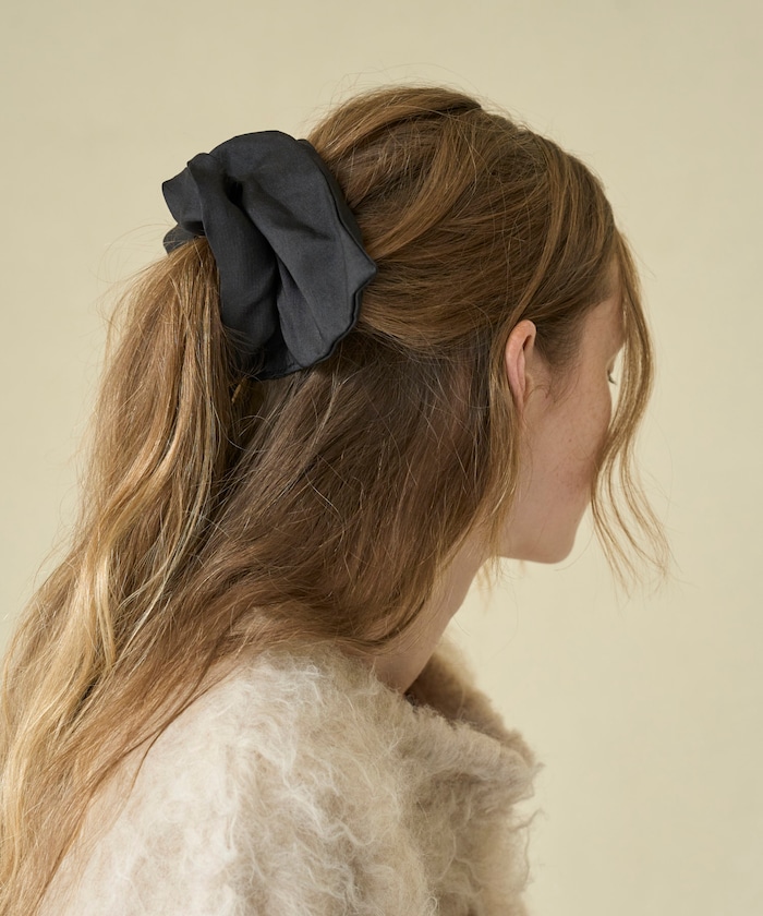 Silk Square Medium Scrunchie【限定展開】