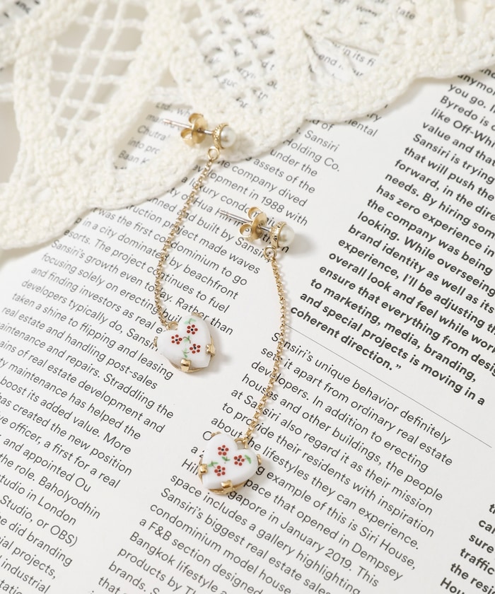 vintage porcelain heart earring / BO-26P-FH01-B / ヴィンテージ ハートモチーフ チェーンピアス