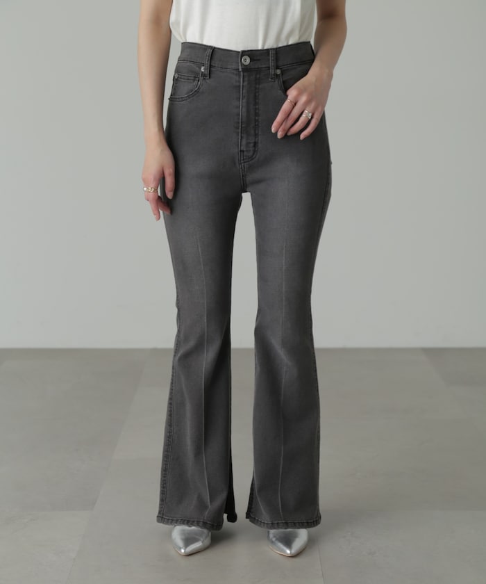 【3月16日 12：00～販売開始 】内スリットベルボトムデニム